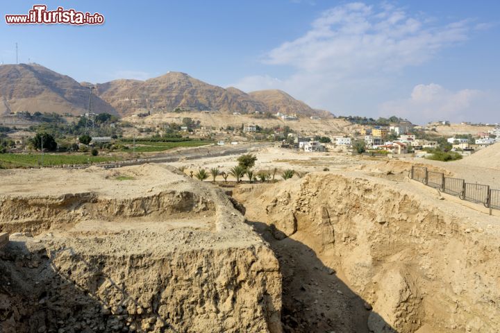 Immagine Gli scavi archeologici delle antiche rovine della città di Gerico in Palestina - © posztos / Shutterstock.com