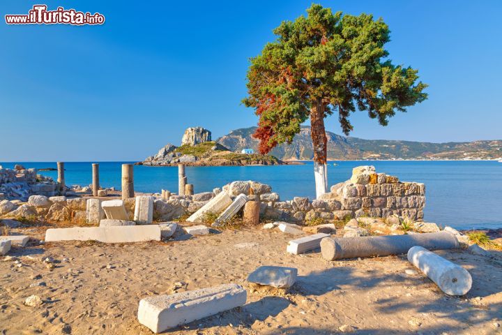 Immagine Antiche rovine sull'isola di Kos, Dodecaneso, Grecia - © S.Borisov / Shutterstock.com