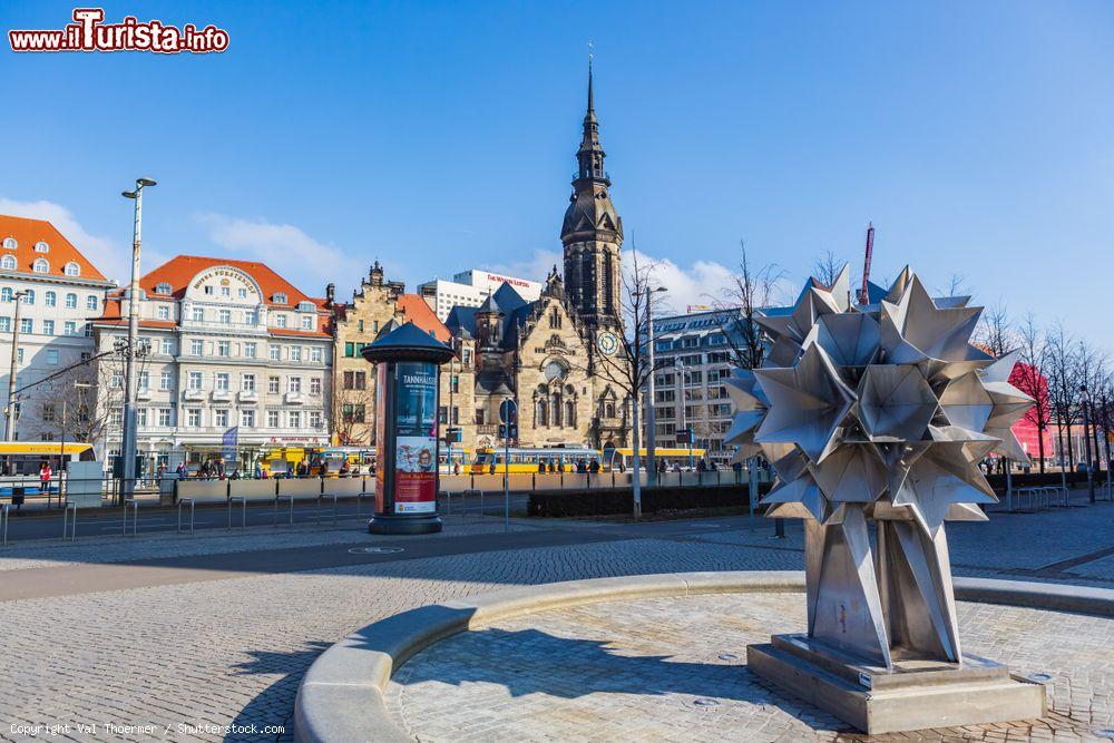 Immagine Antichi edifici nella piazza di Lipsia, Germania - © Val Thoermer / Shutterstock.com