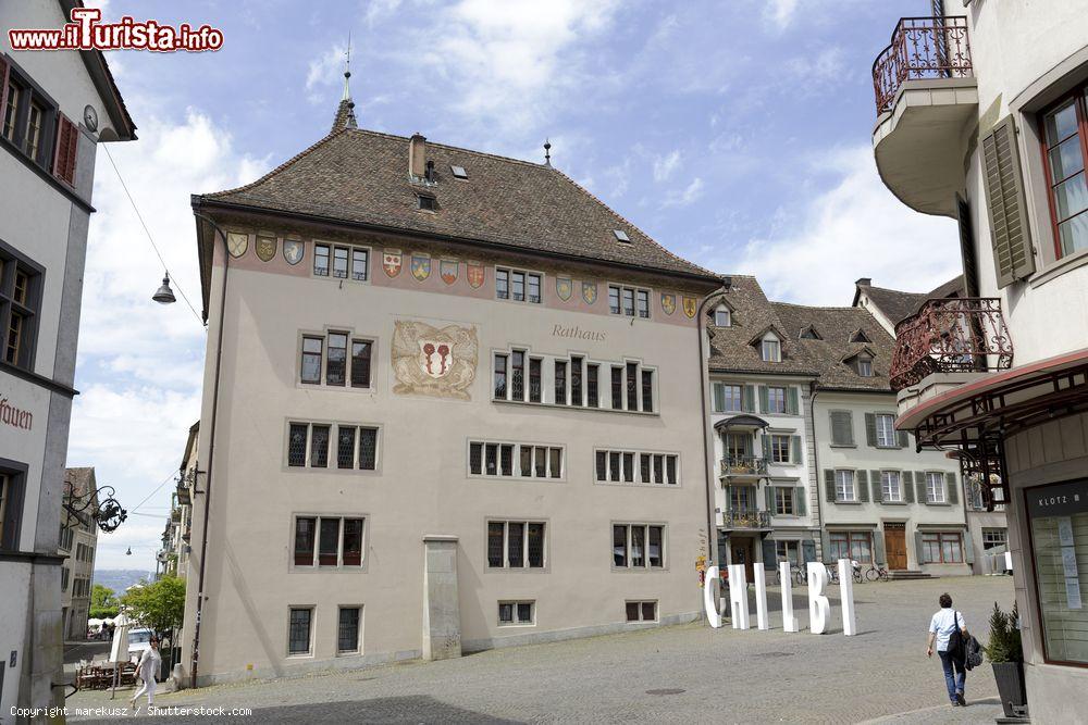 Immagine L'antico edificio del Palazzo Municipale di Rapperswil-Jona, Svizzera. Oggi ospita una caffetteria, un ristorante e un museo - © marekusz / Shutterstock.com