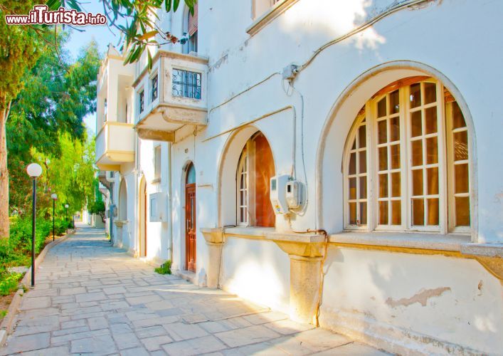 Immagine Un antico palazzo dell'isola greca di Kos, Dodecaneso - © imagIN.gr photography / Shutterstock.com