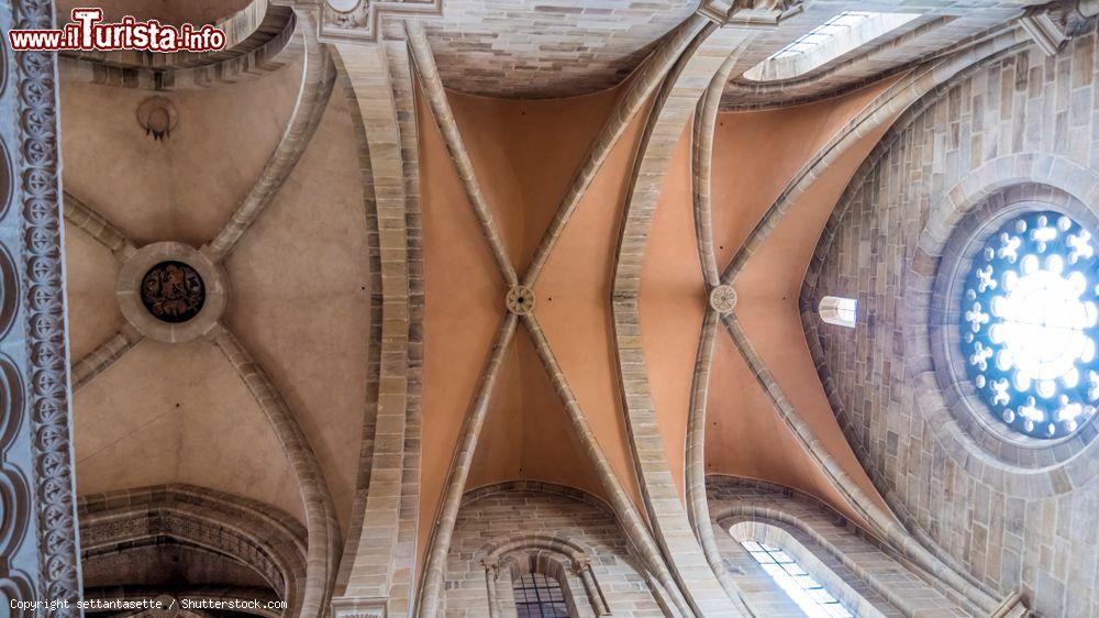 Immagine Arcate della volta nella cattedrale di Bamberga, Germania - © settantasette / Shutterstock.com