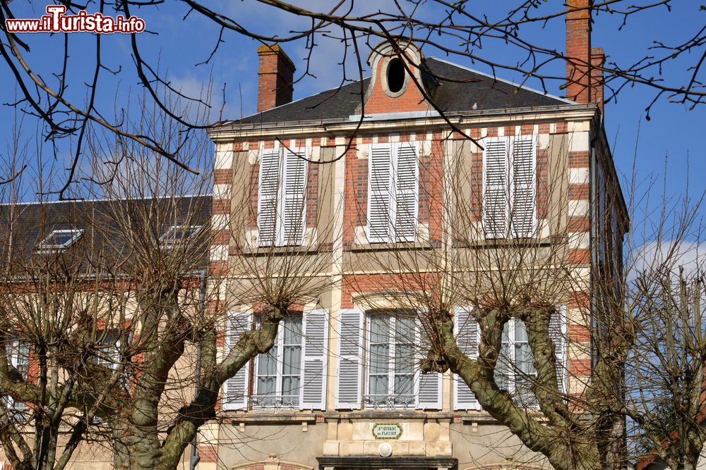 Immagine Architettura antica a Saint-Benoit-sur-Mer, Francia: siamo nel dipartimento del Loiret, nella regione del centro-Valle della Loira.