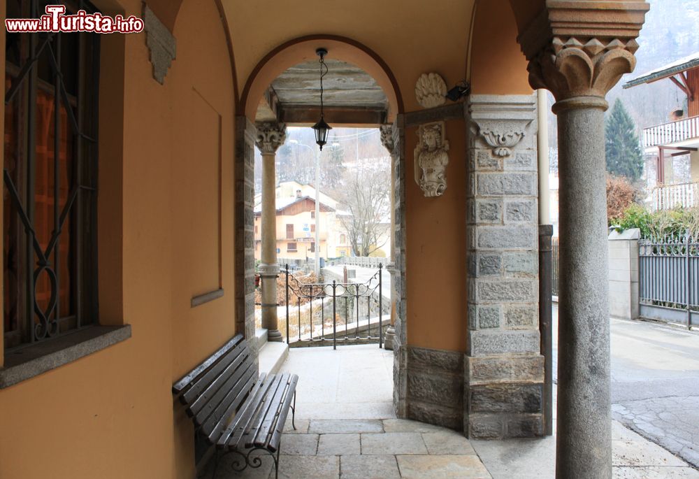 Immagine Architettura del Palazzo Municipale a Rosazza, provincia di Biella, Piemonte.