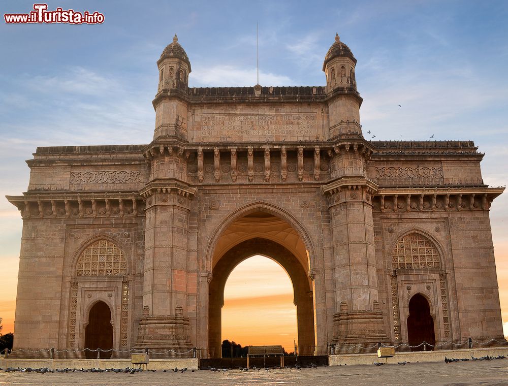 Immagine Architettura del Portale dell'India a Mumbai, India. E' una delle attrazioni più famose della città.