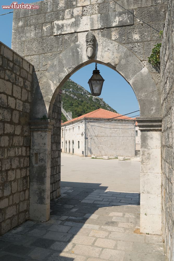 Immagine Architettura delle mura antiche di Ston, penisola di Peljesac, Croazia.