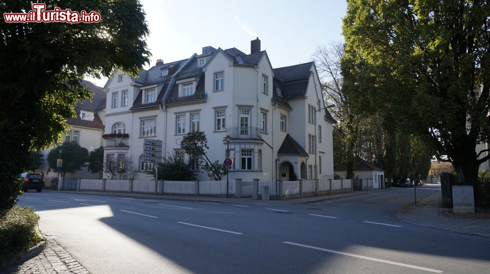 Immagine Architettura residenziale nella città bavarese di Deggendorf, Germania. Questa affascinante e vivace cittadina è adagiata lungo il fiume Danubio.