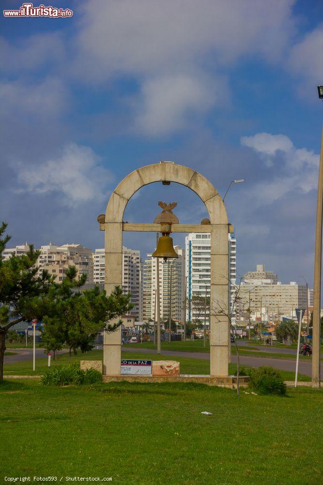 Immagine L'Arco della Pace a Punta del Este, Uruguay: questo monumento si trova nei pressi delle spiagge cittadine - © Fotos593 / Shutterstock.com