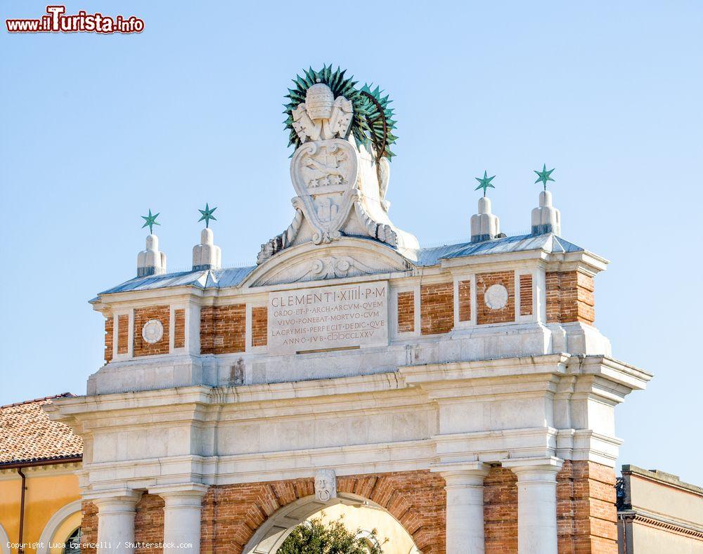 Immagine Arco di trionfo del Papa Clemente Ganganelli a Santarcangelo di Romagna - © Luca Lorenzelli / Shutterstock.com