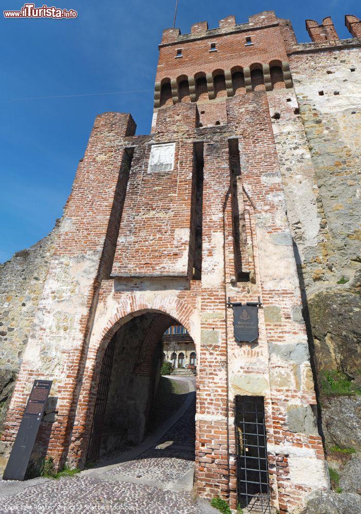 Immagine Arco d'ingresso al castello Superiore di Marostica, Veneto. Sono ben 4 le porte che permettono di accedere al centro storico della città: la Vicentina a sud, la Porta del Castello Superiore a nord, la Breganzina a ovest e la Bassanese a est - © Matteo Ceruti / Shutterstock.com