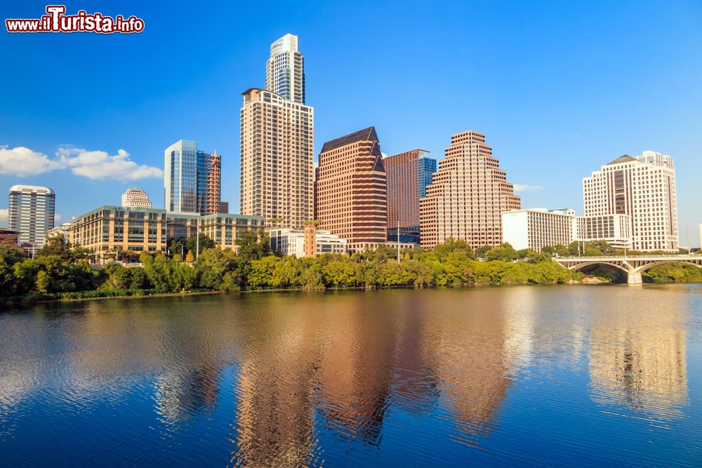 Immagine Austin, capitale del Texas (USA): skyline di una delle città più popolose degli Stati Uniti d'America.