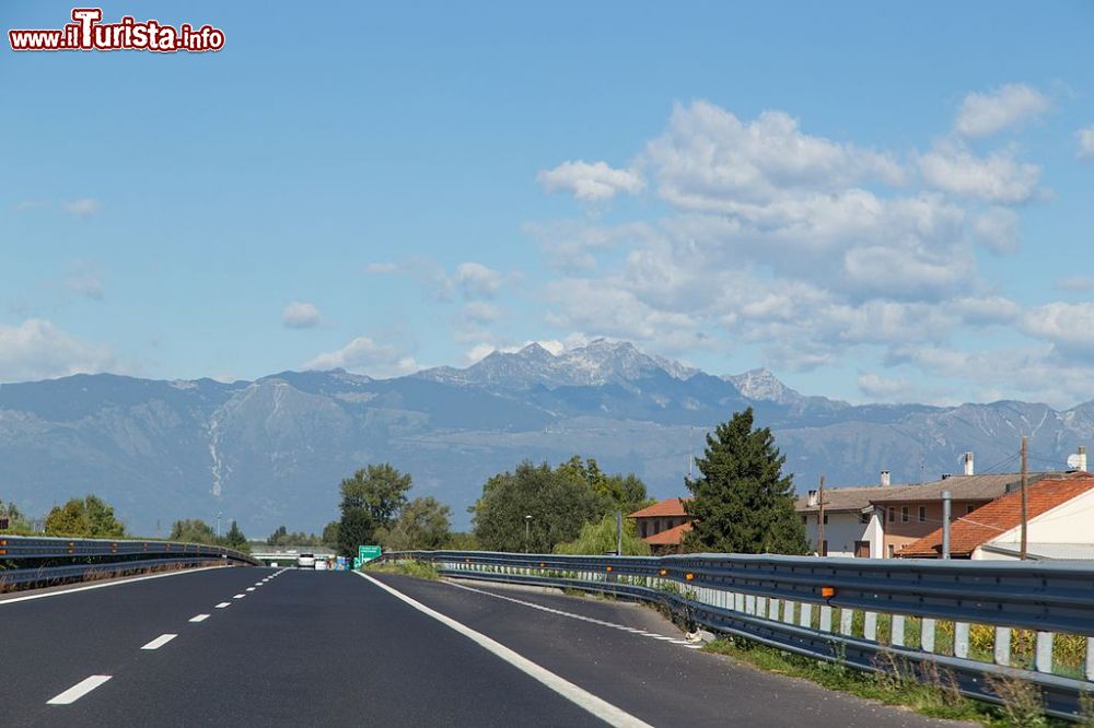 Immagine Azzano Decimo in provincia di Pordenone in Friuli - © Anton Nikiforov, CC BY 3.0, Wikipedia