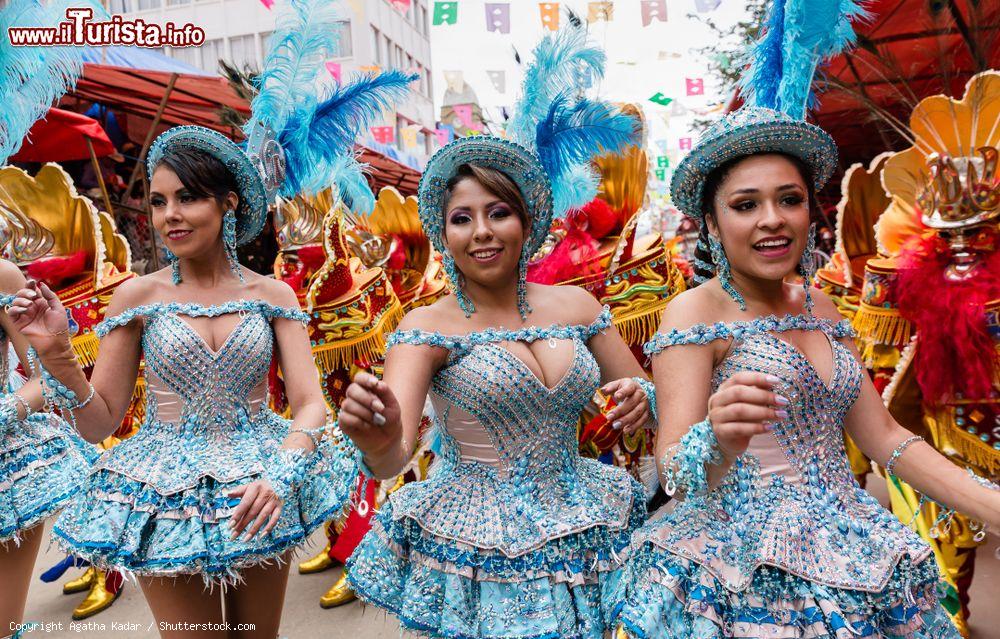 Immagine Ballerine boliviane durante i festeggiamenti per il tradizionale carnevale di Oruro - © Agatha Kadar / Shutterstock.com