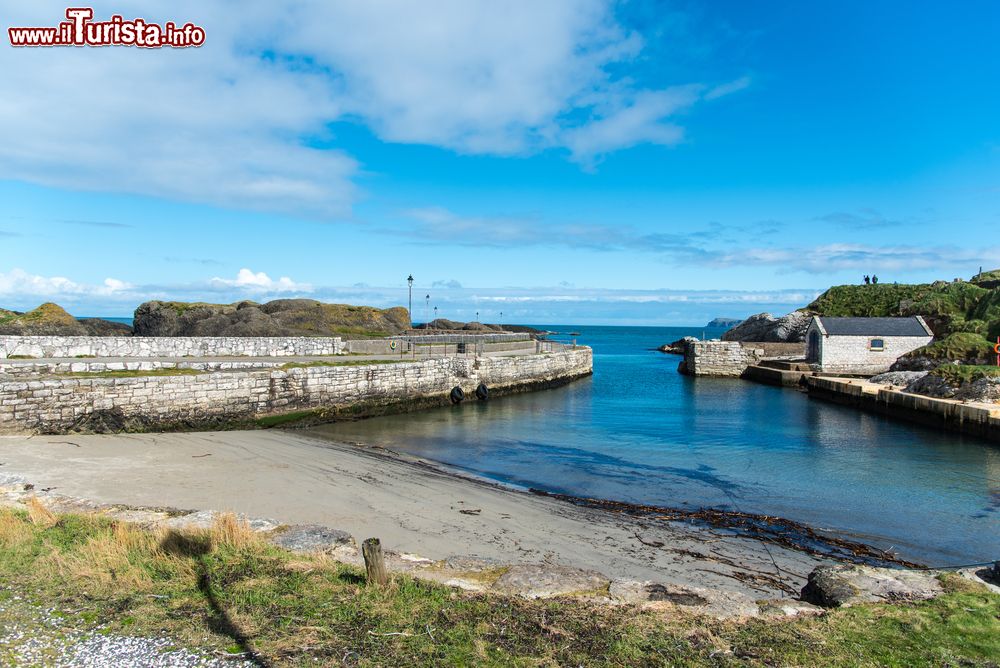 Immagine Ballintoy, Antrim, Irlanda del Nord: questa spiaggia è stata protagonista di molti episodi del Trono di Spade, la celebre serie televisiva