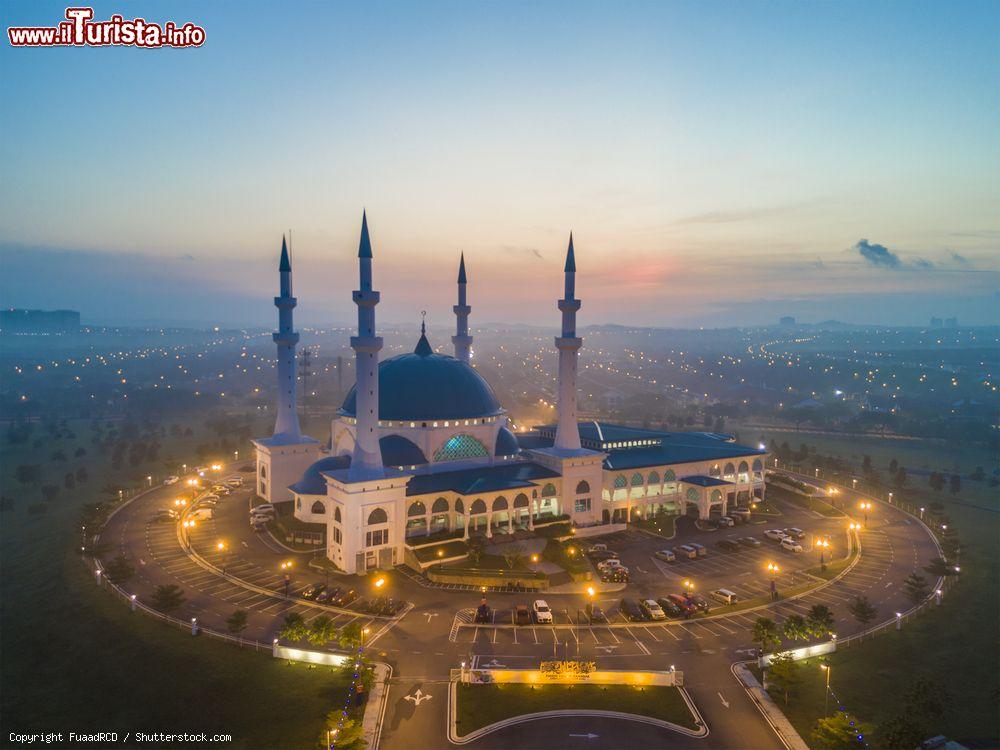 Immagine Bandar Dato Onn a Johor Bahru, Malesia. Iniziata nel 2012, la sua costruzione si è conclusa 3 anni più tardi. L'inaugurazione risale all'aprile 2016 - © FuaadRCD / Shutterstock.com