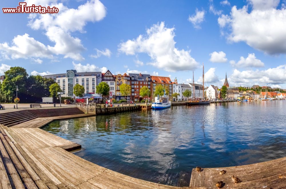 Immagine Dal porto di Flensburg, durante la bella stagione, partono quotidianamente le crociere nel Flensburger Förde.