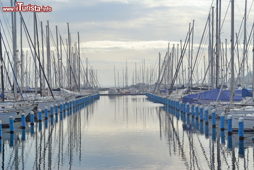 Immagine Barche nel porto di Marina di Ravenna, Emilia-Romagna