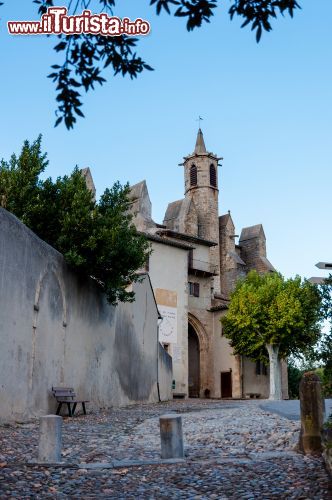 Immagine La Basilica di Notre Dame a Limoux - © Pablo Debat / Shutterstock.com