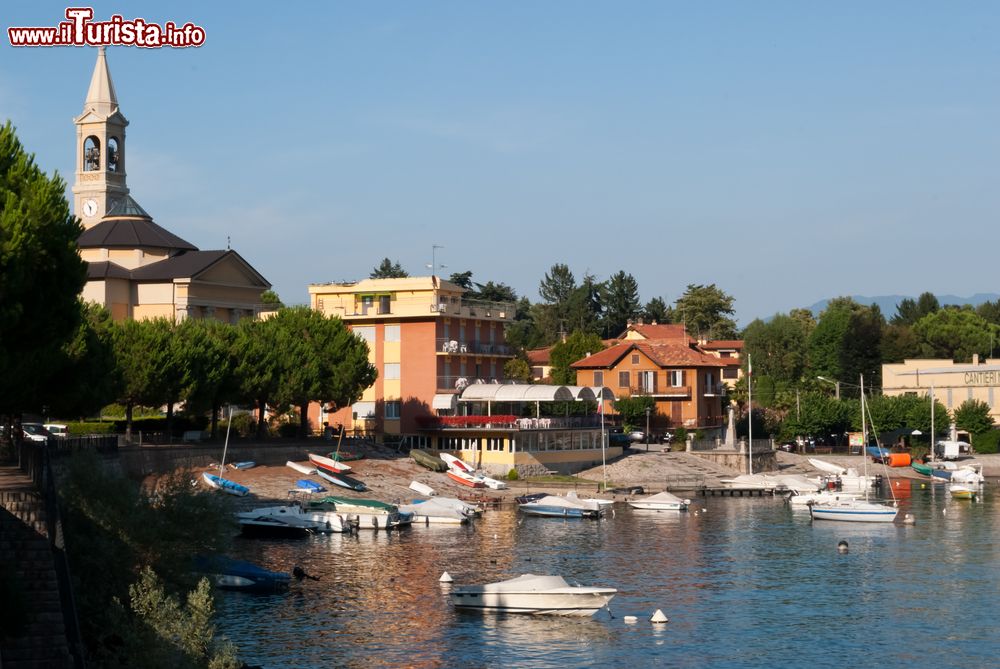 Immagine Belgirate, il borgo sulle rive del Lago Maggiore in Piemonte