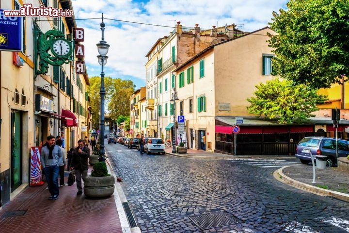 Immagine Una fotografia del borgo di Grottaferrata sui Colli albani - © nomadFra / Shutterstock.com