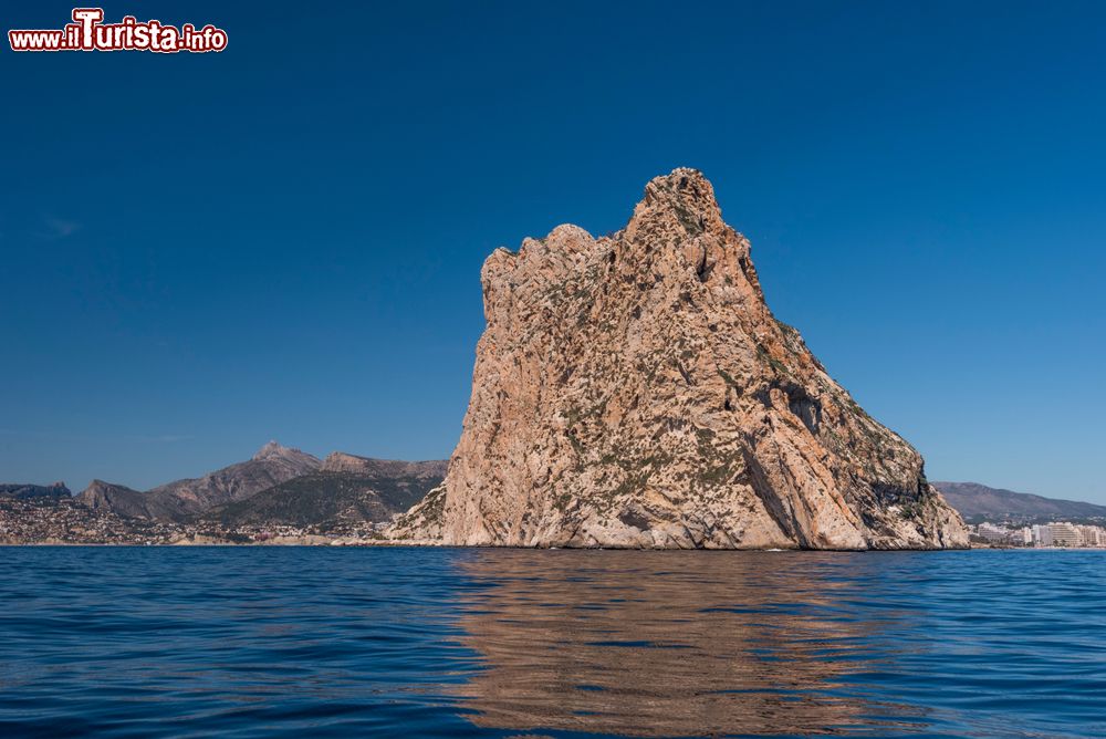 Immagine Calpe e il Penon de Ifach, provincia di Alicante, Spagna.