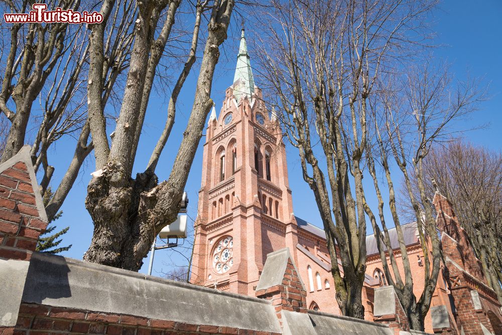 Immagine Campanile di una chiesa cattolica nel centro di Palanga, Lituania.