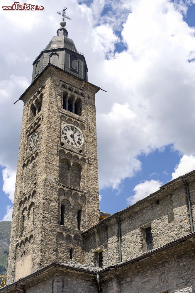 Immagine Campanile di una vecchia chiesa a Morgex, Valle d'Aosta, Italia.