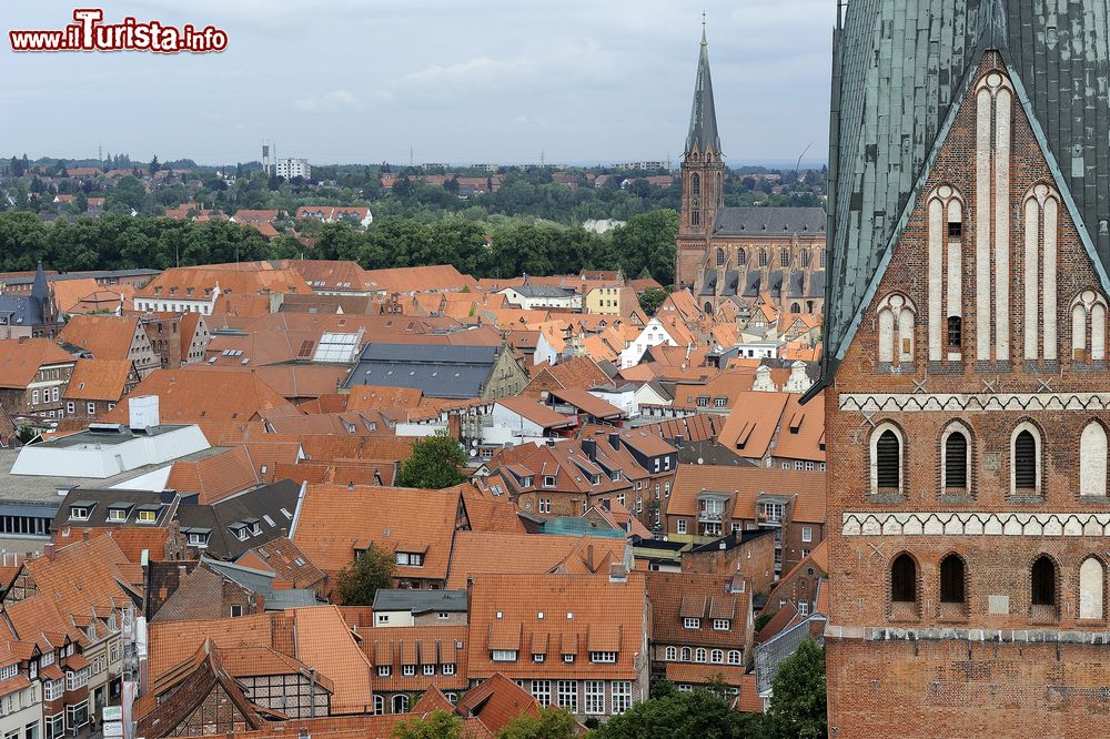 Immagine Il campanile dell'antica Sankt Johanniskirche, la chiesa più importante di Luneburg