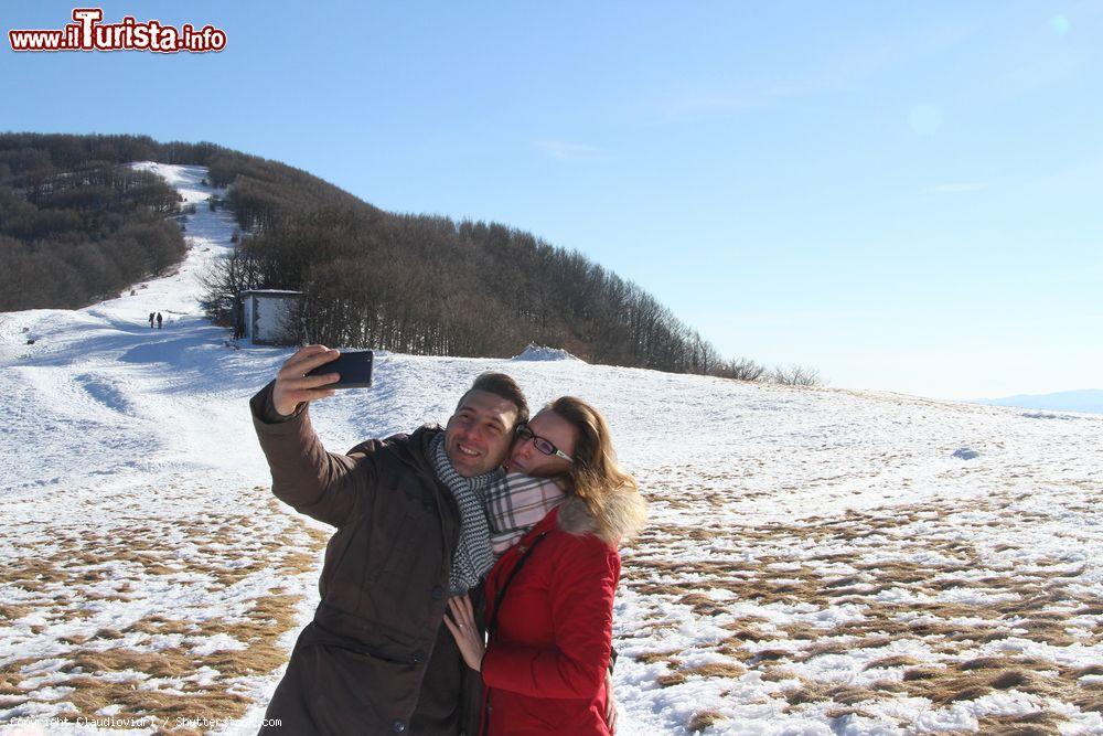 Immagine Campigna, Emilia-Romagna, le pista da sci di Monte Falco in inverno - © Claudiovidri / Shutterstock.com