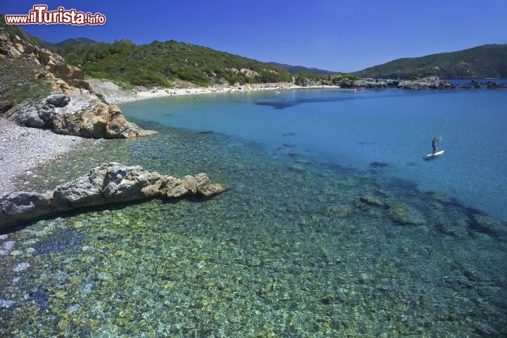 Immagine Capoliveri, la splendida spiaggia di Laconella, che si trova lungo la costa meridionale dell'Isola d'Elba - © Agenzia per il Turismo dell'Arcipelago Toscano /  www.aptelba.it