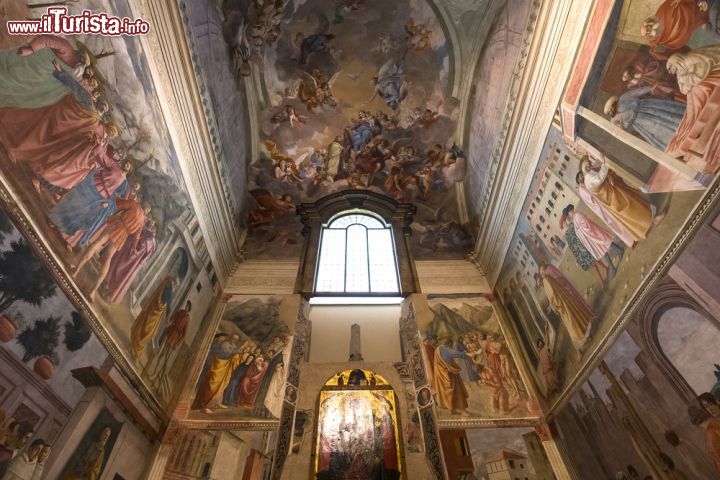 Immagine La sontuosa Cappella Brancacci a Firenze, considerata come un vero tesoro del Rinascimento fiorentino, con opere del MAsaccio, Filippo lippi e del Masolino, Toscana - © photogolfer / Shutterstock.com