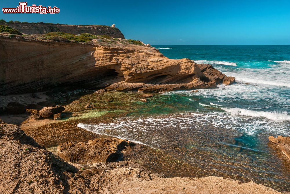 Immagine Capu Mannu, San Vero Milis: la costa selvaggia della Sardegna occidentale