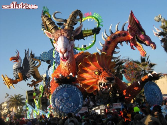 Carnevale In Campania 2025 | I Carnevali Più Belli E Famosi, Le Feste E ...