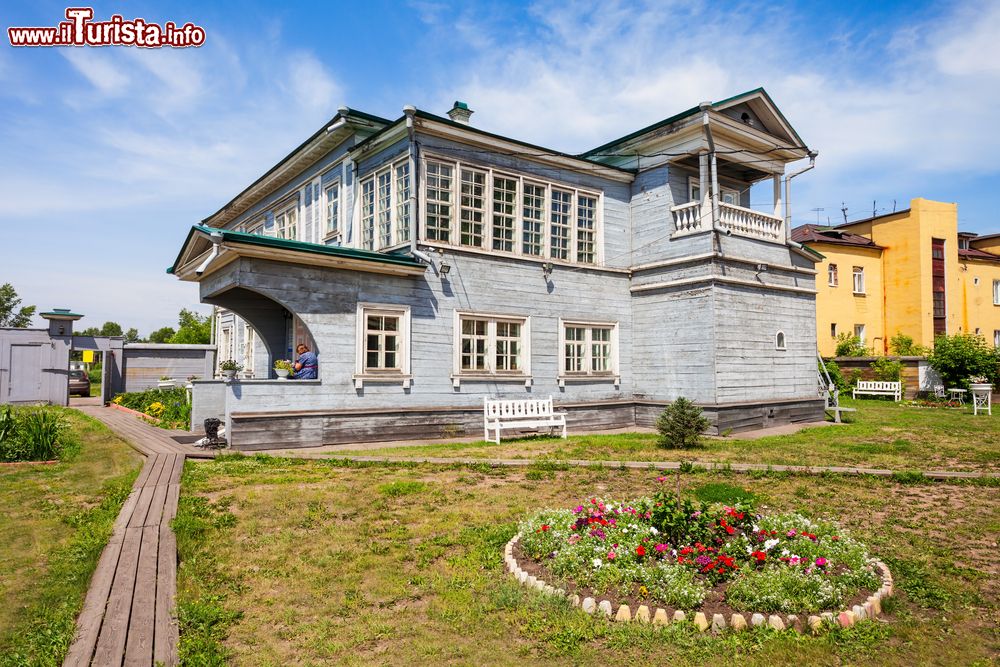 Immagine La Casa-Museo Volkonsky è ricavato all'interno di un edificio storico che appartenne al conte decabrista Sergei Volkonsky, che visse in esilio a Irkutsk.