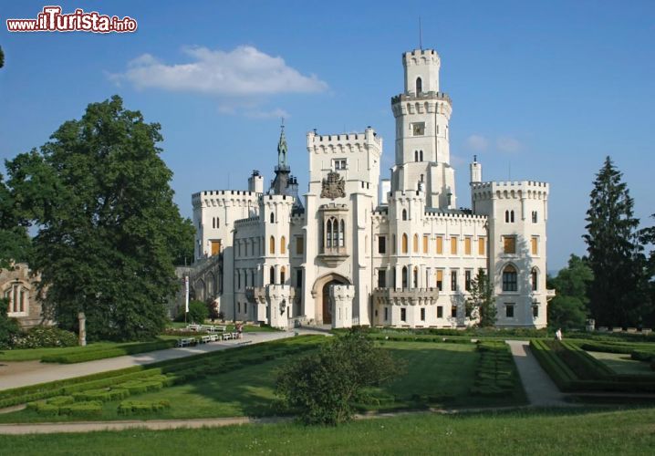 Immagine Il castello di Hluboká si trova nella città di Hluboká nad Vltavou, dieci km a nord di Ceske Budejovice, in Repubblica Ceca - foto © 26711059 / Shutterstock.com