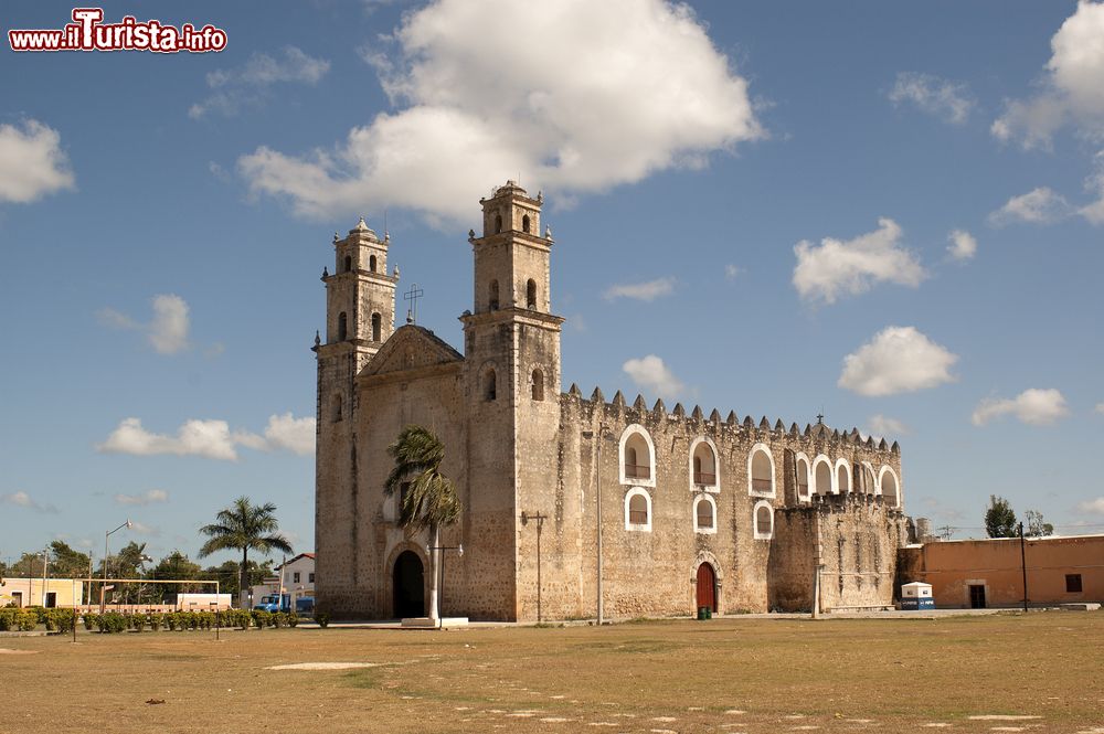 Immagine Cattedrale nel sobborgo di Progreso, Messico. E' un tipico esempio di architettura di epoca coloniale.