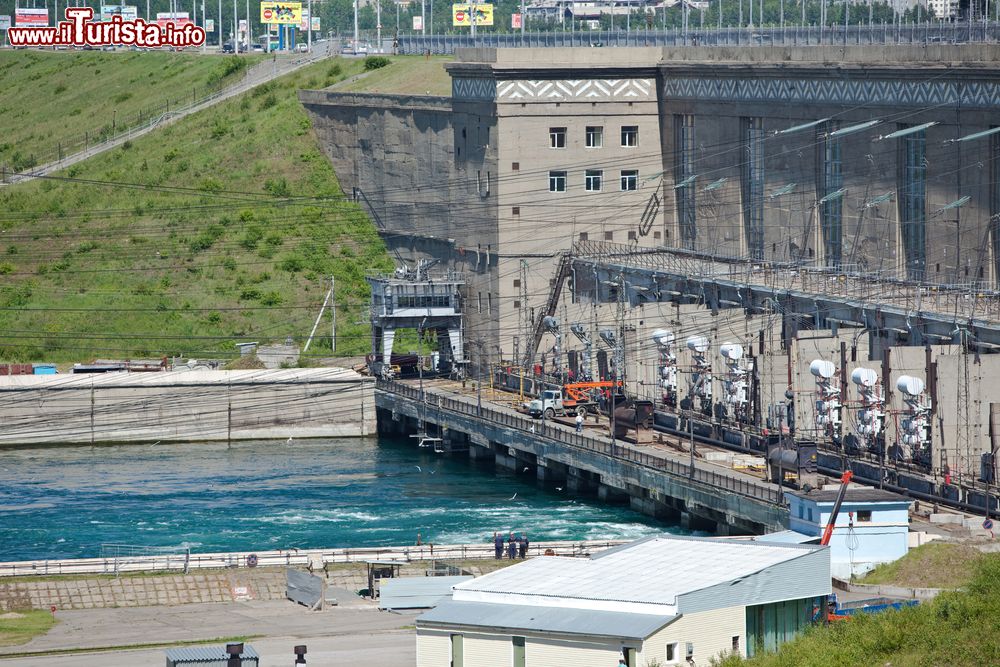 Immagine I lavori di costruzione della centrale idroelettrica di Irkutsk (Russia) sul fiume Angara cominciarono nel 1956.