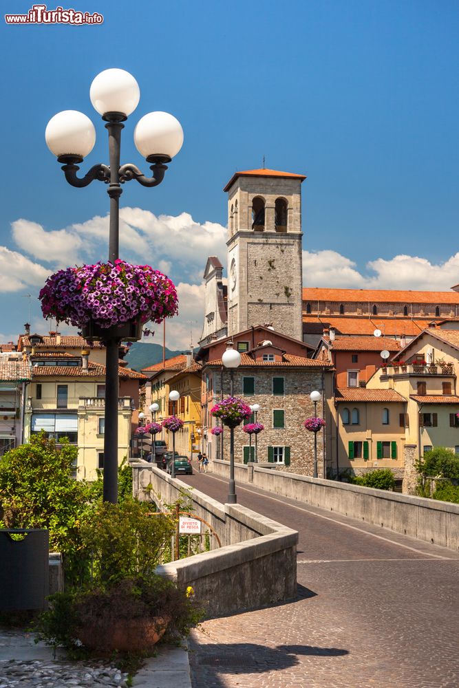 Immagine Il centro di Cividale del Friuli, Udine, Italia. Situata nella regione del Friuli Venezia Giulia, questa località dista 15 chilometri in treno da Udine.