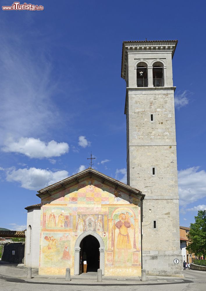 Immagine La chiesa dei santi Pietro e Biagio di Cividale del Friuli, Udine, Italia. Situata nella piazzetta di San Biagio, nel borgo Brossana, sorge a pochi passi dal Tempietto Longobardo.