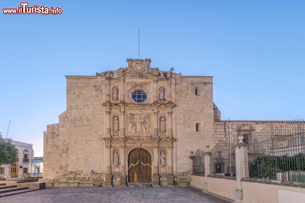 Immagine A Oaxaca si trovano molte chiese nel centro storico. Tra le più belle c'è la Iglesia de San Agustín.