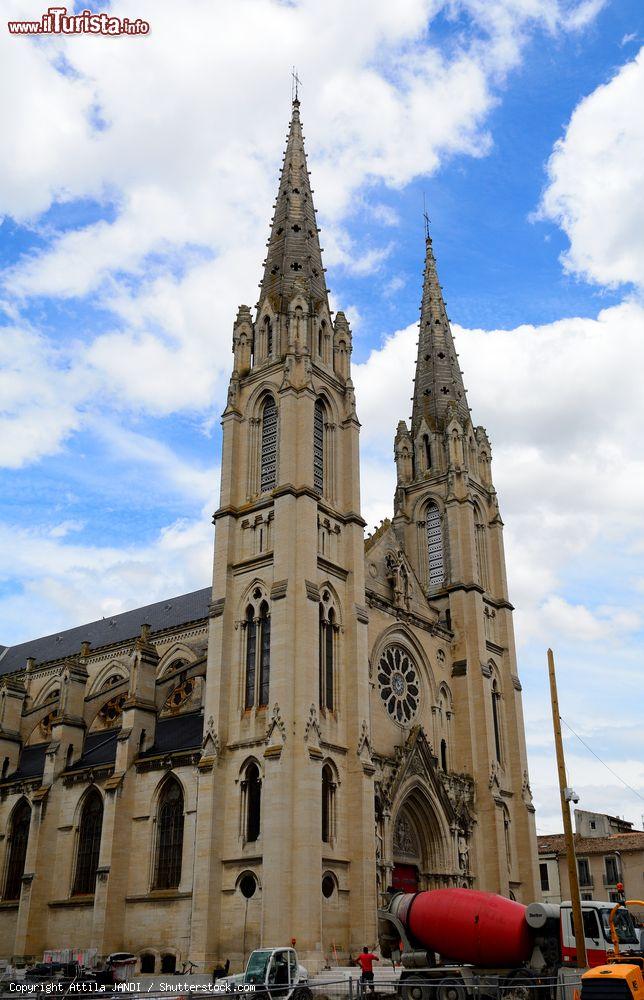 Immagine Chiesa di San Baudille a Nimes, Francia: realizzata in stile neogotico, con i suoi 60 metri di lunghezza e i 30 di larghezza, è la chiesa più grande della città. E' stata costuita attorno al 1800 - © Attila JANDI / Shutterstock.com