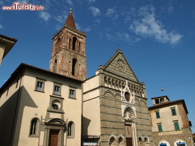 Immagine Chiesa di San Paolo a Pistoia, Toscana - Dedicato a San Paolo apostolo, questo edificio religioso del X° secolo è uno dei più importanti di Pistoia. Il bell'esterno è caratterizzato da elementi di gotico toscano mentre l'interno, con un'unica navata piuttosto spoglia e severa, è stato sottoposto a pesanti interventi di ristrutturazione nel corso del Seicento e dell'Ottocento fino a quelli necessari per porre rimedio ai danni causati dall'incendio che nel 1895 distrusse l'organo e il tetto danneggiando anche molti arredi della chiesa © wjarek / Shutterstock.com