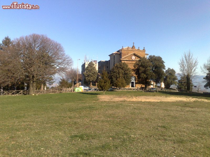 Immagine Chiesa di San Silvestro vicino a Monte Compatri, Castelli Romani (Lazio) - © Stefano Carli -Wikipedia