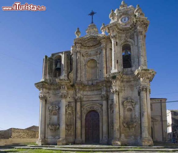 Immagine La Chiesa di Sant'Antonio a Ferla - © luigi nifosi/ Shutterstock.com