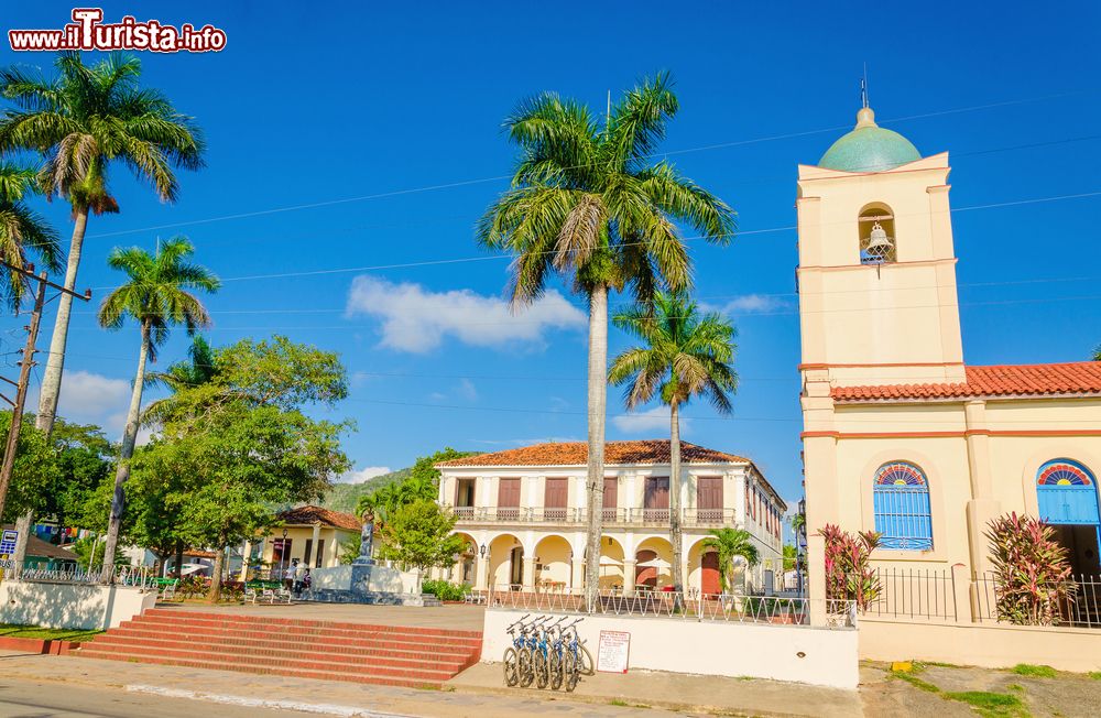 Immagine La chiesa di Viñales (Cuba), cittadina di circa 20.000 abitanti nel nord-ovest del paese caraibico.