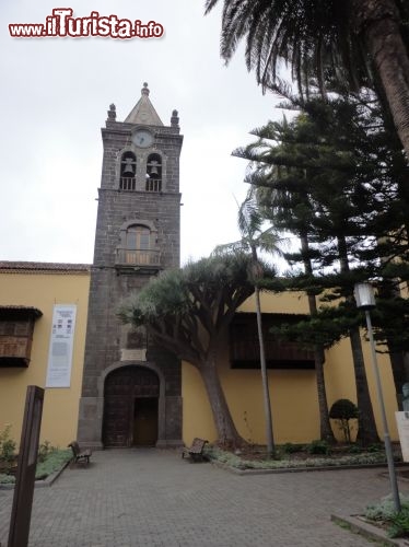 Immagine La chiesa ed ex-convento de San Agustin, nel centro della città di La Laguna a Tenerife (Canarie).