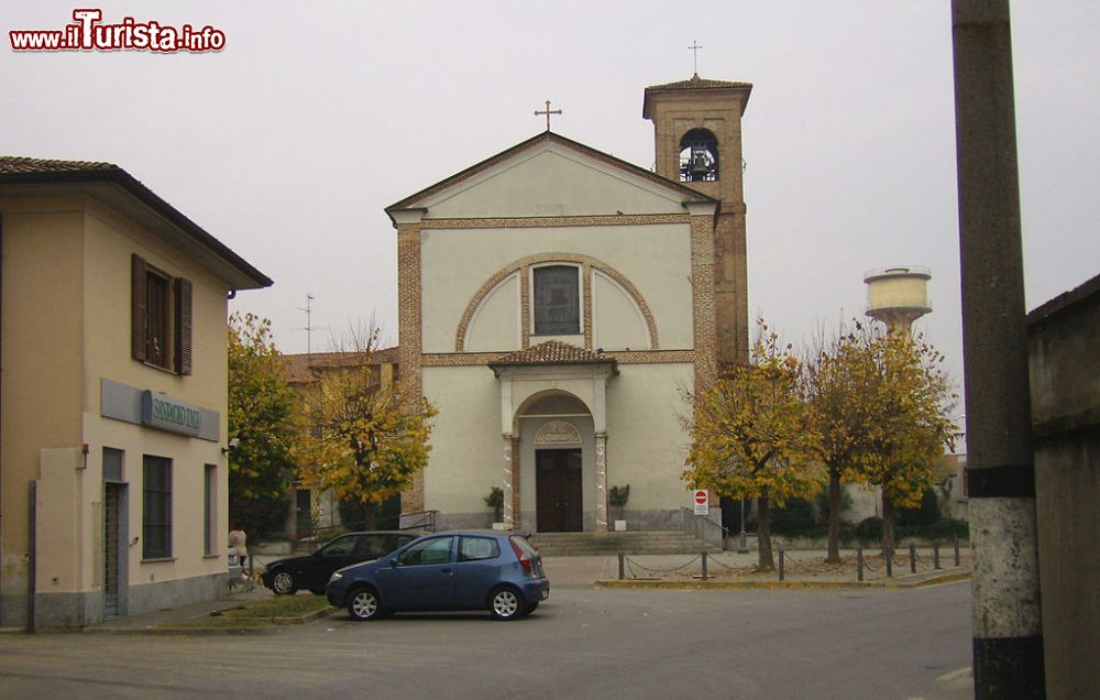 Immagine Chiesa parrocchiale a Comazzo in Lombardia - © Arbalete - CC BY-SA 3.0, Wikipedia