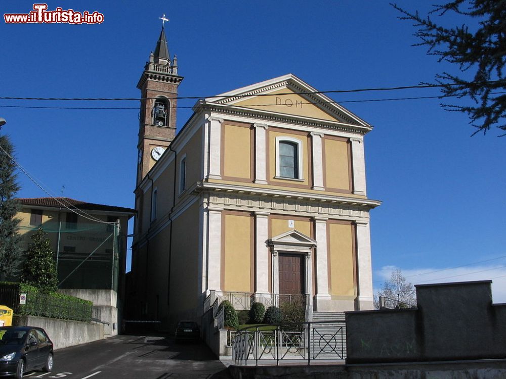 Immagine La Chiesa parrocchiale di Filago, cittadina nei pressi  di Bergamo, famosa per un festival musicale in agosto- © Giorces - Wikipedia