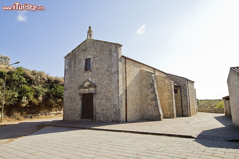 Immagine Chiesa Sant Antonio Abate a Torralba in Sardegna - © trolvag, CC BY-SA 3.0, Wikipedia