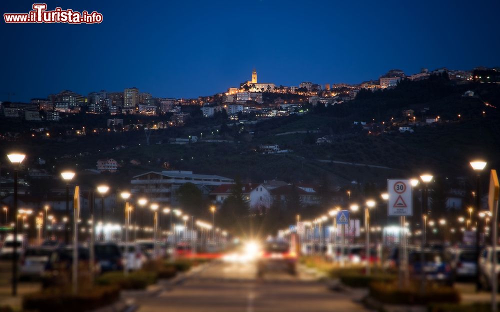 Immagine Chieti è una cittadina di 51.000 abitanti situata a 330 metri s.l.m. È detta "il terrazzo d'Abruzzo".